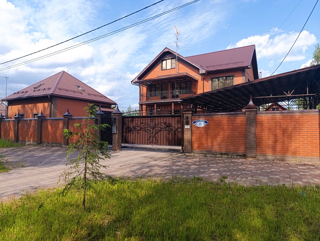 Москва и МО, Московская обл, Краснозаводск, Тополиная; Дом 450м² на участке 12 сот. 3 эт.